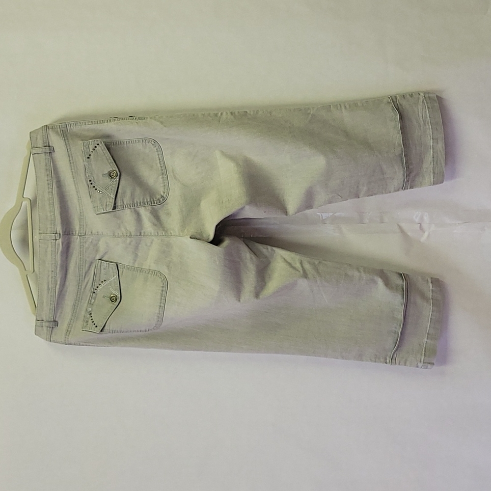 Capris - Picture 2 of 3